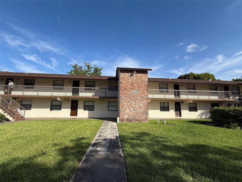 Photo - 6040 Shaker Wood Cir Condo Unit 205