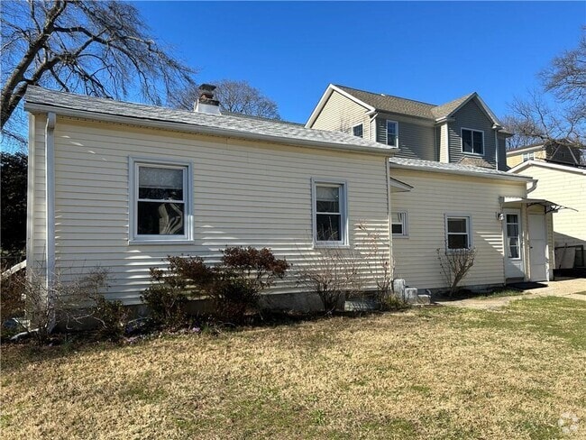 Building Photo - 306 5th St Rental