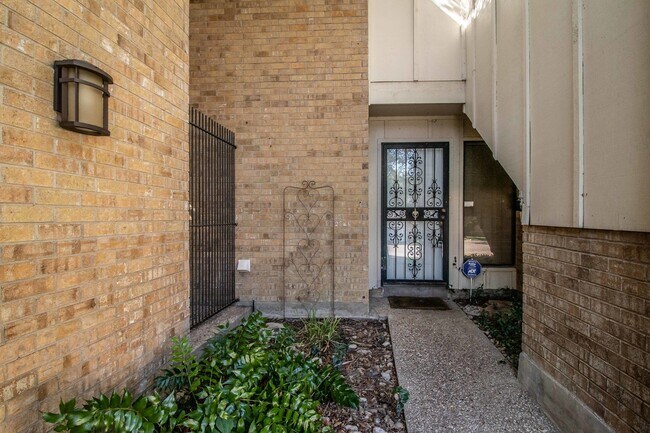 Photo - Amazing Townhome