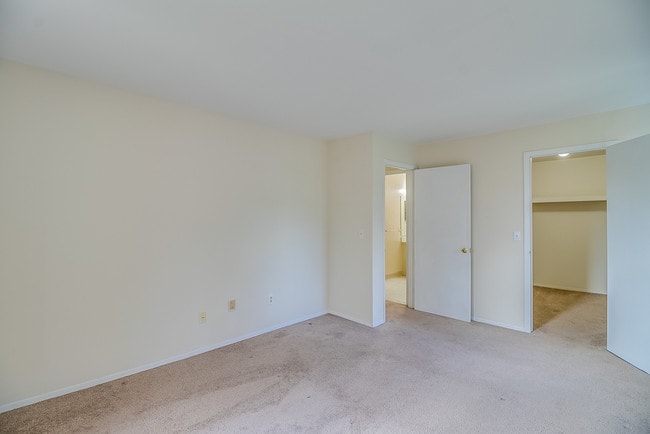 Photo - Wilderness Park/Parkcrest Apartments