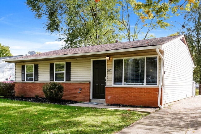 Photo - 1670 Dundee Pl