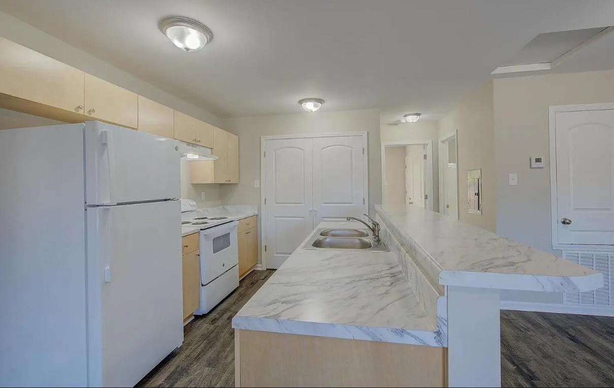 Photo - 214 Poplar St