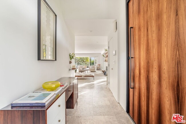 Photo - 1588 N Doheny Dr