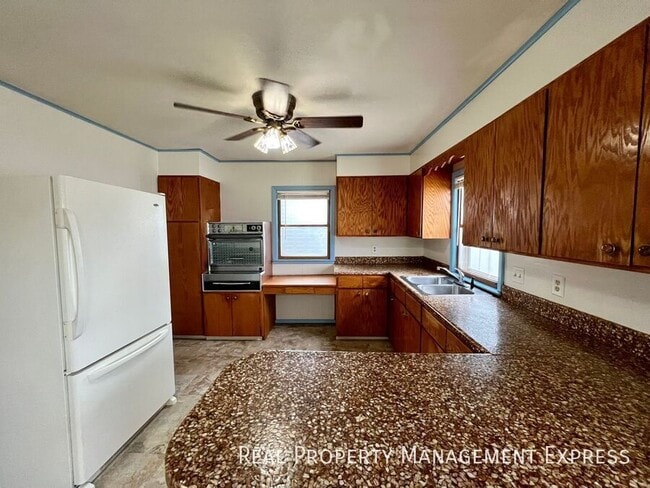 Photo - 3 Bed 1.5 Bath Near Downtown Sioux Falls