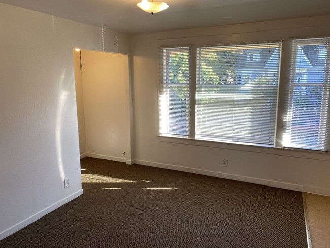 Photo - Cozy Upper Floor 2 Bedroom, 1 Bath Unit Unit 934