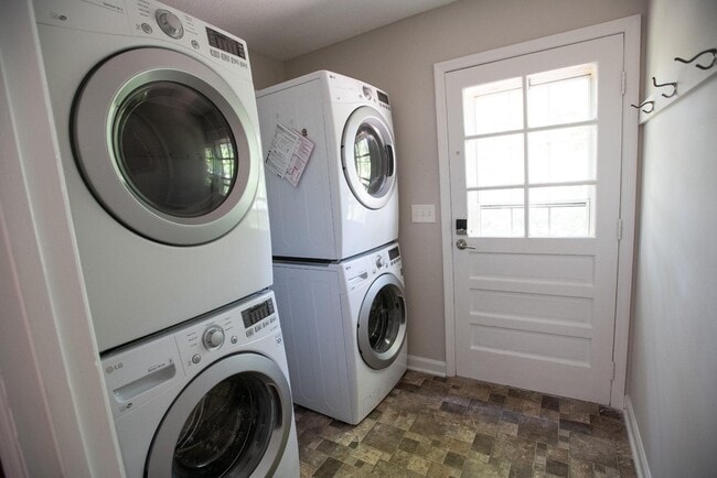 Photo - 9100 Nash Ave