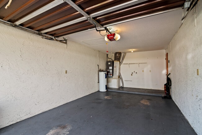 Photo - 5995 Sisson Rd