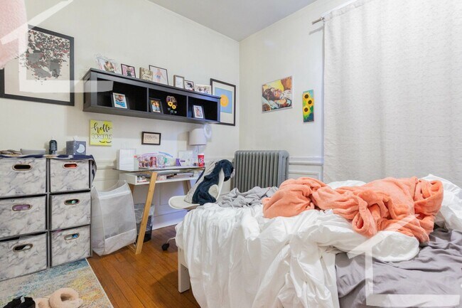 Photo - Perfect location! 3-bed, 1-bath Apartment near BU. Heat/Hot Water Included.