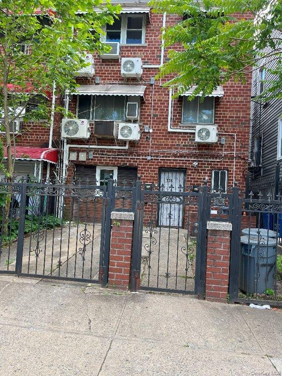 Building Photo - 730 E 217th St Unit 1