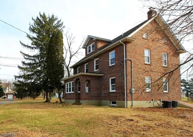 Photo - 227 Sunnymeade Rd