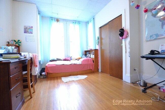 Photo - 7 Sparhawk St Unit 1