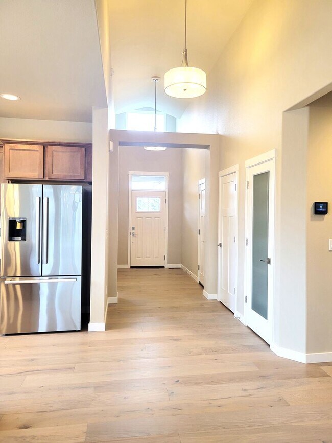 Photo - Newer 2 bedroom home + den