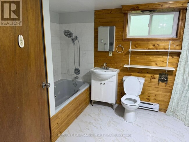 Photo - 174 Colborne St W