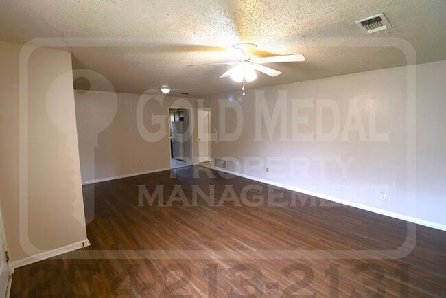 Photo - 1706 Cole St