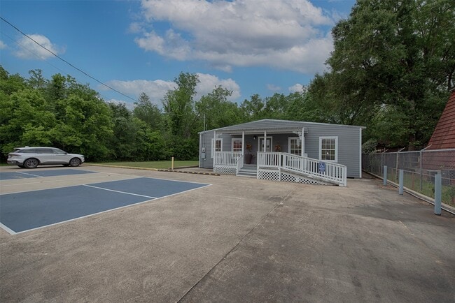 Photo - 715 Grand Ave