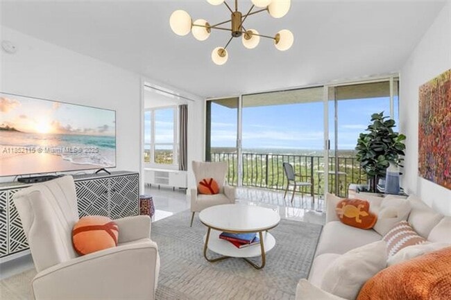 Building Photo - 780 NE 69th St Unit 780 NE 69th St PH-6