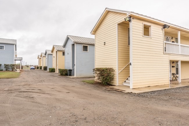 FRIO LODGES & RIGTOWN ESTATES PORTFOLIO - FRIO LODGES & RIGTOWN ESTATES PORTFOLIO Apartments