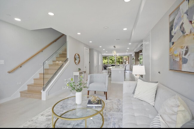 Photo - 424 Missouri Ave NW Unidad 3