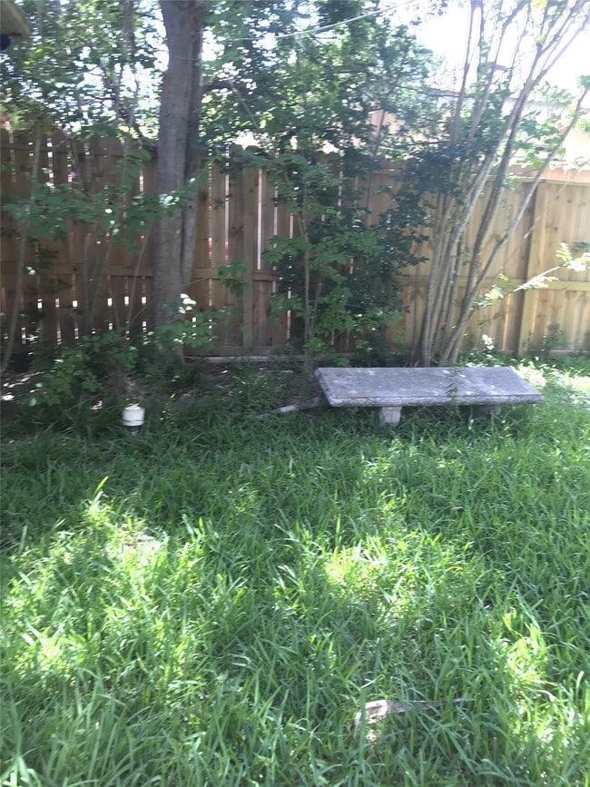 Photo - 614 Live Oak Dr