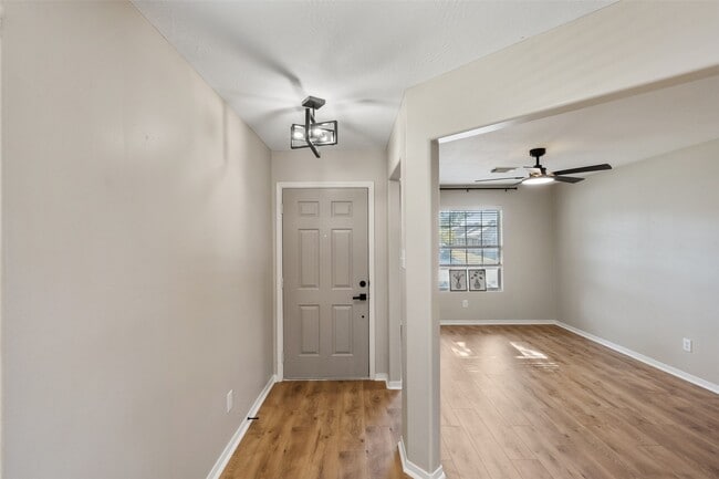 Photo - 7826 Chervil Ln