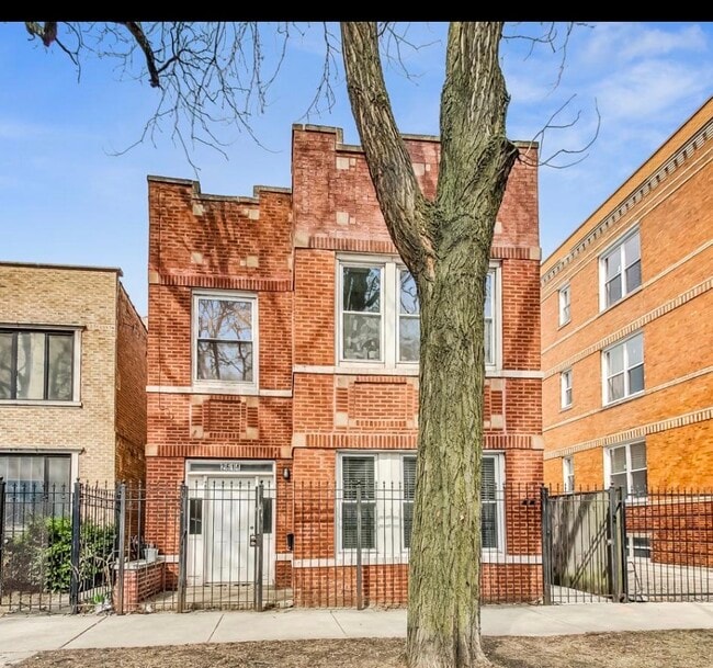 Building Photo - 2614 W Thomas St Unit 2