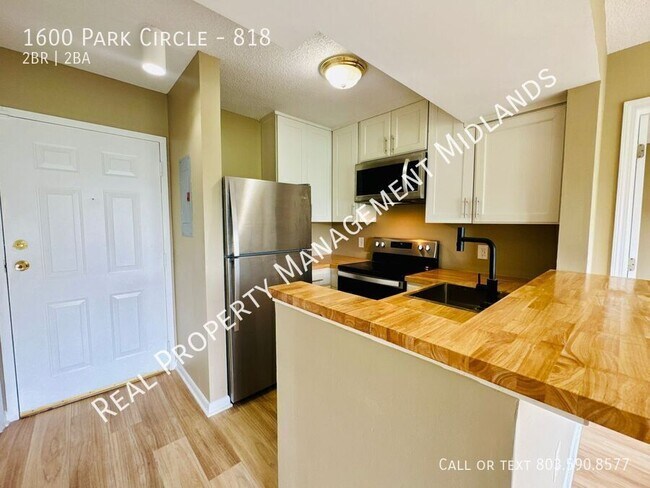 Photo - 1600 Park Cir