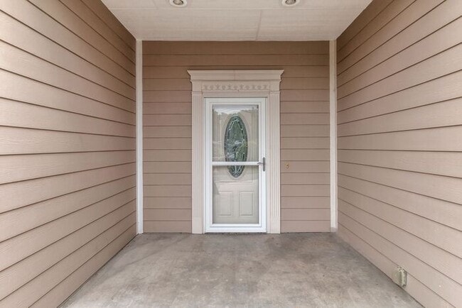Photo - Beautiful & Spacious 4Bd 3.5Bath Home w/An Occupied Mother in Law Suite on Lower Level
