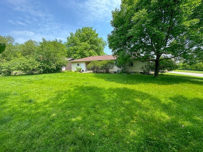 Photo - 2004 McCarthy Rd