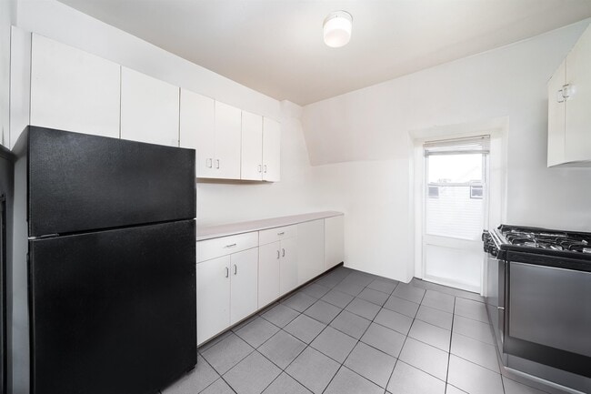 Building Photo - 43 W 9th St Unit 8 Rental
