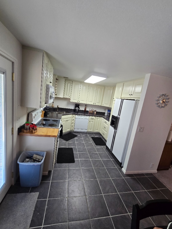 Photo - 1935 S Lennox St