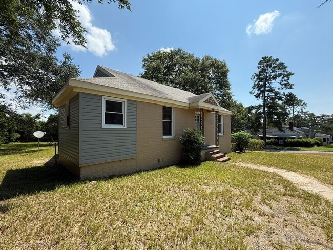 Charming 2BR Cottage in Augusta, GA! Avail... - Charming 2BR Cottage in Augusta, GA! Avail... House