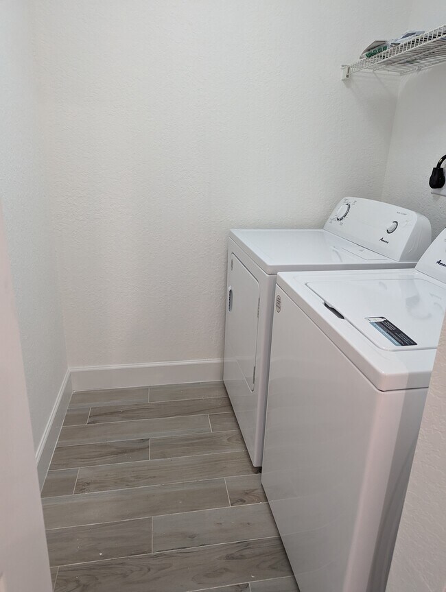 In unit washer/dryer - 1805 N Flagler Dr Unit 303