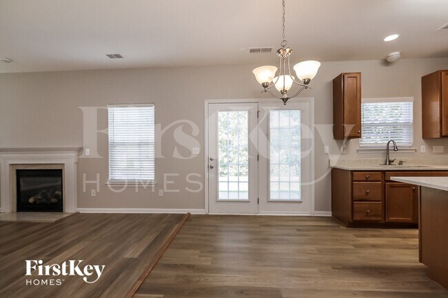 Photo - 2003 Cornflower Ln