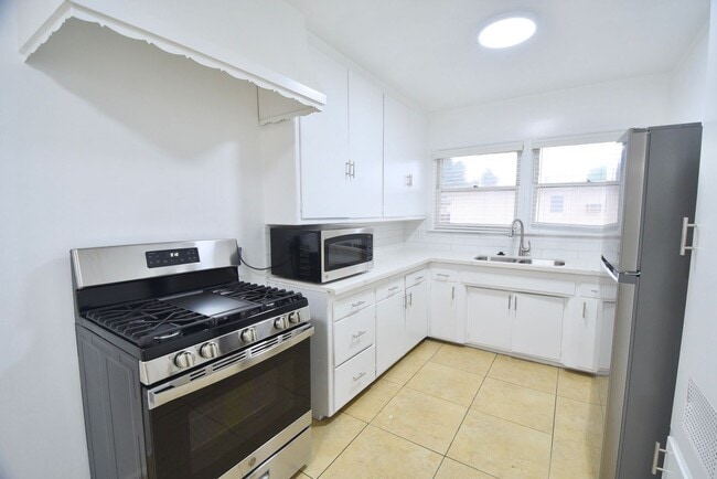 Photo - 5220 Radford Ave Unidad 5220-04