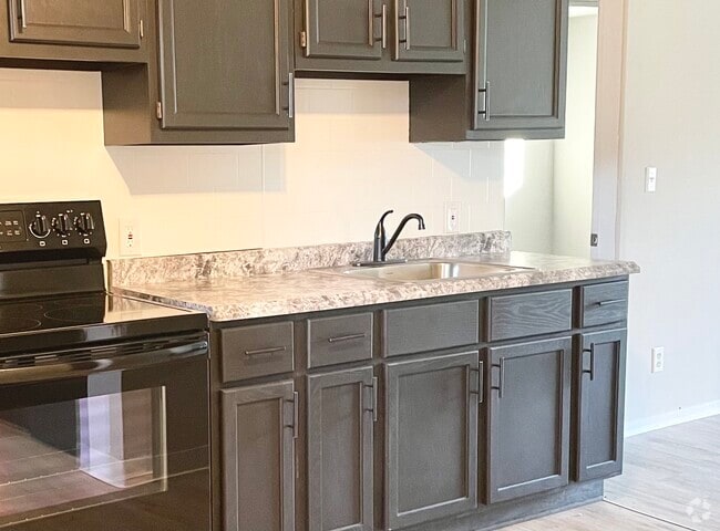 Building Photo - 36155 Theresa St Unit 36155 Rental