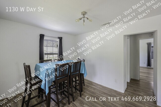 Photo - 1130 W Day St