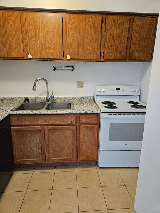 Kitchen - 2976 Donnylane Blvd