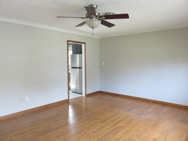 Photo - 231 N Mapleleaf Ave