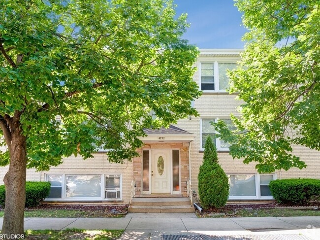 Building Photo - 4752 N Menard Ave Unit 3S Rental
