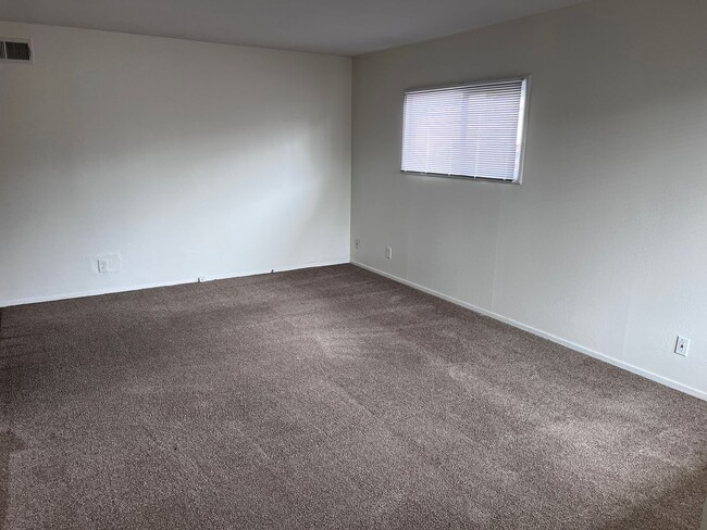 Photo - 3bd/1ba SFH WITH LARGE FENCED YARD, 2 CAR GARAGE, IN DESIRABLE NEIGHBORHOOD!!!