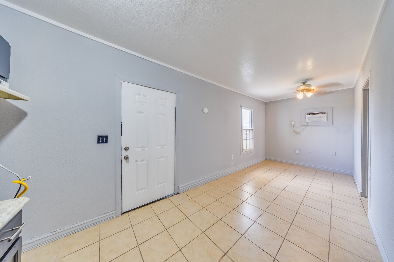 Photo - 13034 Emporia St