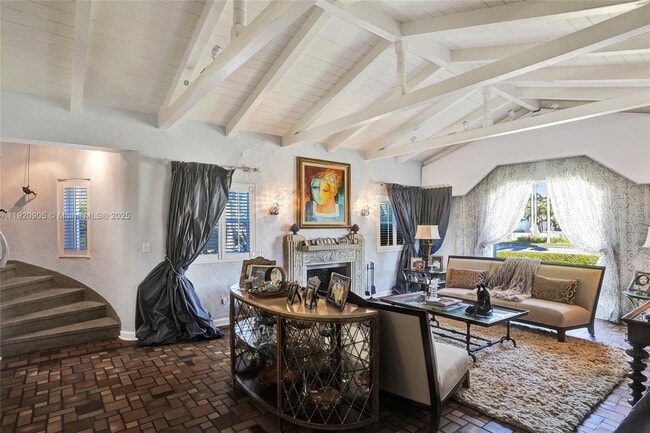 Photo - 940 Hollywood Blvd