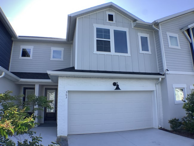 Building Photo - GREAT TOWNHOUSE  3 BEDROOM 2.5 BATHROOM  IN ASTERA