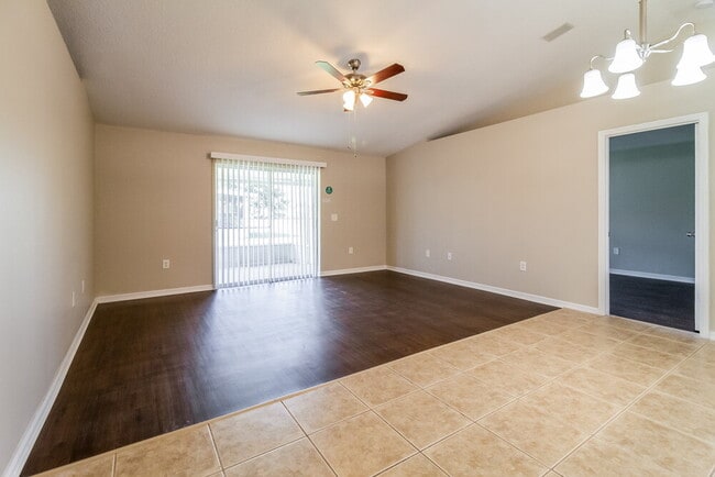 Photo - 559 Grand Royal Cir