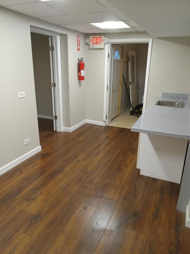 606 State St Unit 606 South State - Commercial