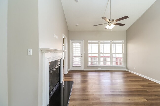 Photo - 197 Everett Park Dr