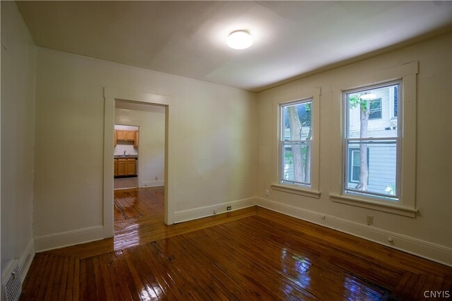 Photo - 1217.5 Madison St