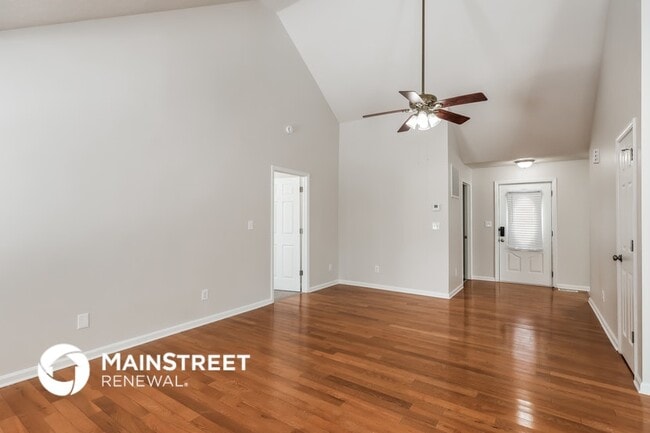 Photo - 541 Matterhorn Dr