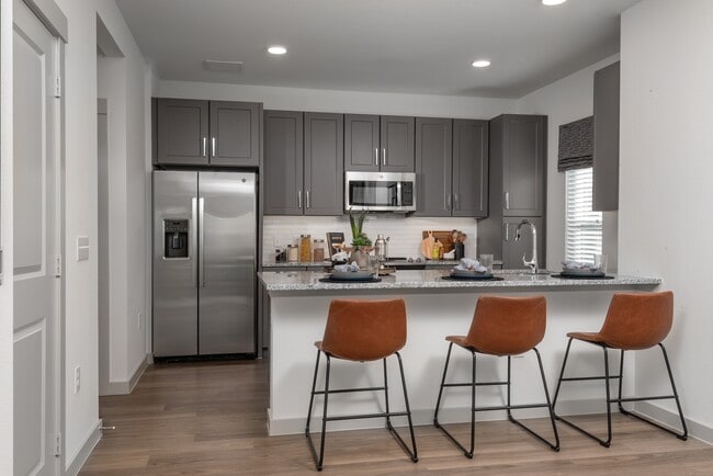 Photo - Collection Champions Circle Homes