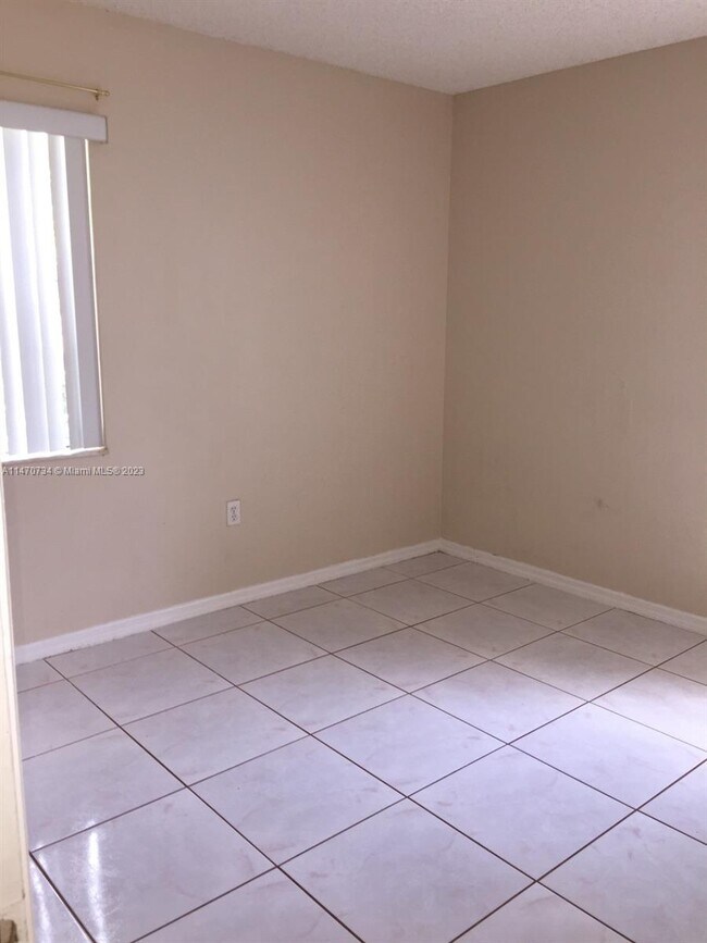 Photo - 486 NE 210th Cir Terrace